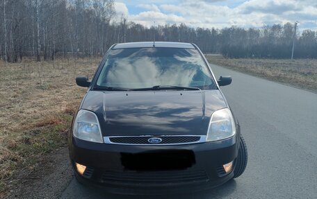 Ford Fiesta, 2004 год, 230 000 рублей, 2 фотография