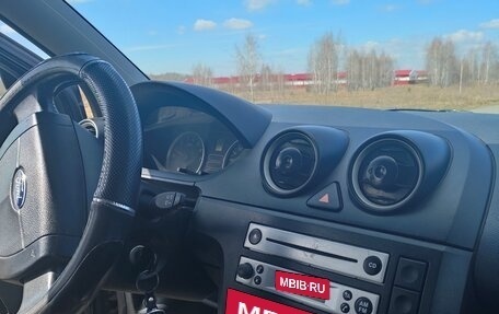 Ford Fiesta, 2004 год, 230 000 рублей, 7 фотография