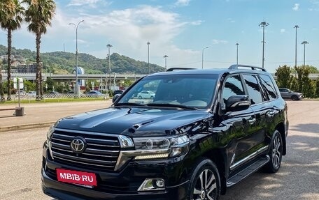 Toyota Land Cruiser 200, 2017 год, 6 500 000 рублей, 1 фотография