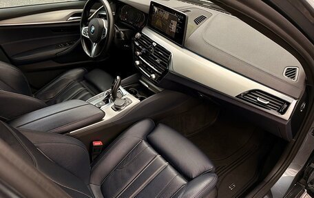 BMW 5 серия, 2019 год, 4 120 000 рублей, 11 фотография