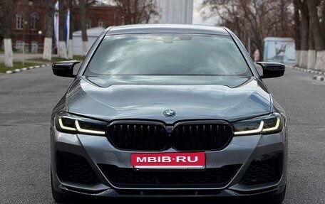 BMW 5 серия, 2019 год, 4 120 000 рублей, 2 фотография