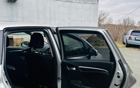 Honda Fit III, 2014 год, 850 000 рублей, 11 фотография