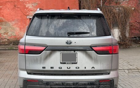 Toyota Sequoia, 2023 год, 13 000 000 рублей, 4 фотография