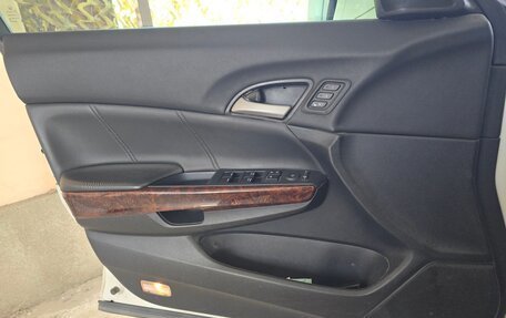 Honda Crosstour I рестайлинг, 2011 год, 1 500 000 рублей, 13 фотография