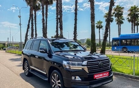 Toyota Land Cruiser 200, 2017 год, 6 500 000 рублей, 2 фотография