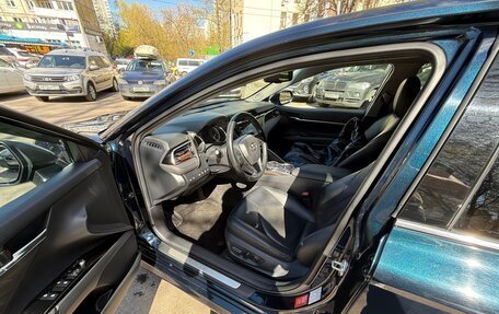 Toyota Camry, 2019 год, 3 100 000 рублей, 5 фотография