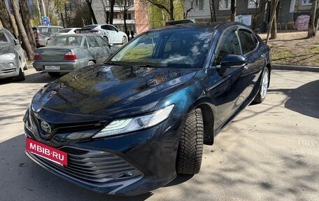 Toyota Camry, 2019 год, 3 100 000 рублей, 2 фотография