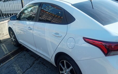 Hyundai Solaris II рестайлинг, 2020 год, 1 200 000 рублей, 4 фотография