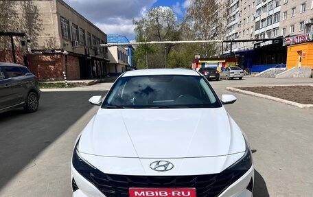 Hyundai Elantra, 2021 год, 1 750 000 рублей, 1 фотография