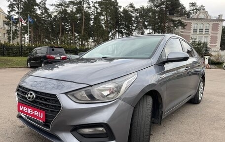 Hyundai Solaris II рестайлинг, 2018 год, 950 000 рублей, 1 фотография