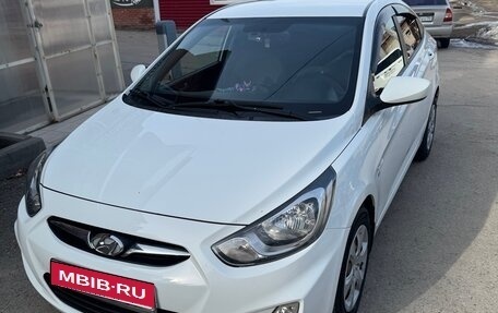 Hyundai Solaris II рестайлинг, 2013 год, 950 000 рублей, 1 фотография