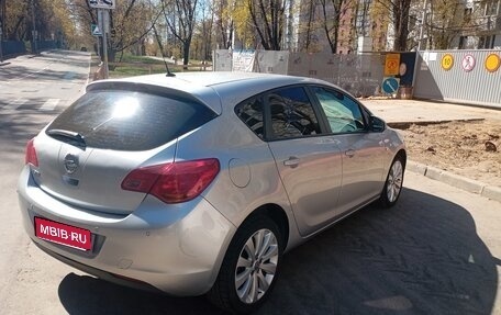 Opel Astra J, 2010 год, 680 000 рублей, 1 фотография
