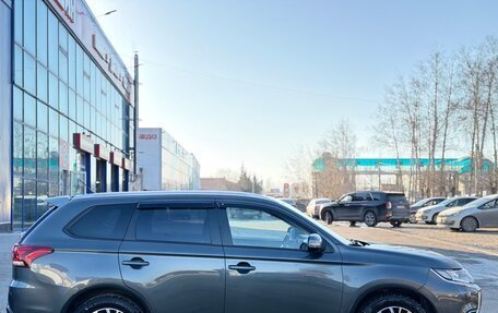 Mitsubishi Outlander III рестайлинг 3, 2015 год, 1 850 000 рублей, 5 фотография