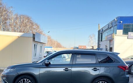 Mitsubishi Outlander III рестайлинг 3, 2015 год, 1 850 000 рублей, 9 фотография