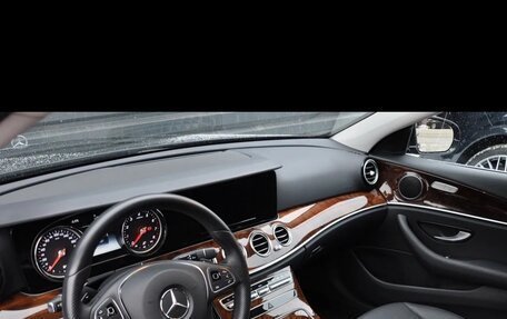 Mercedes-Benz E-Класс, 2016 год, 2 900 000 рублей, 6 фотография