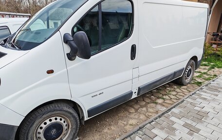 Renault Trafic, 2006 год, 1 000 000 рублей, 2 фотография