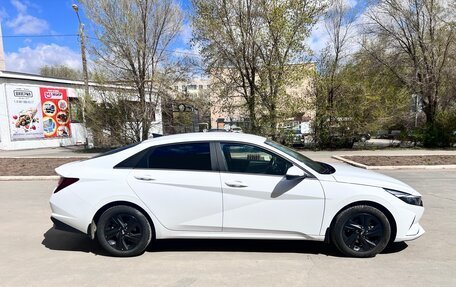 Hyundai Elantra, 2021 год, 1 750 000 рублей, 2 фотография