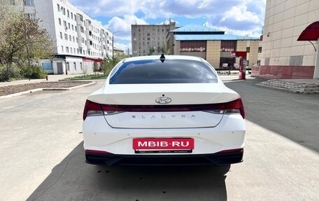 Hyundai Elantra, 2021 год, 1 750 000 рублей, 3 фотография