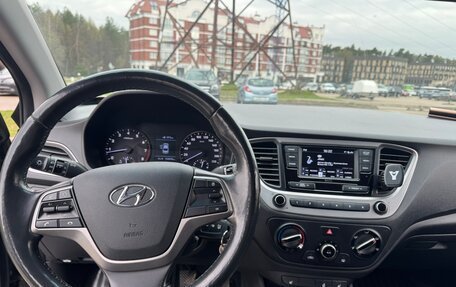 Hyundai Solaris II рестайлинг, 2018 год, 950 000 рублей, 12 фотография