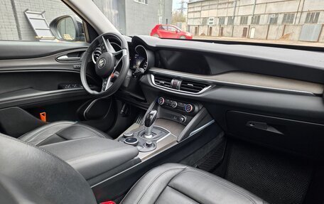 Alfa Romeo Stelvio, 2019 год, 3 150 000 рублей, 5 фотография