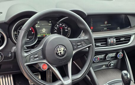 Alfa Romeo Stelvio, 2019 год, 3 150 000 рублей, 4 фотография