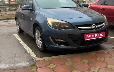 Opel Astra J, 2013 год, 750 000 рублей, 2 фотография