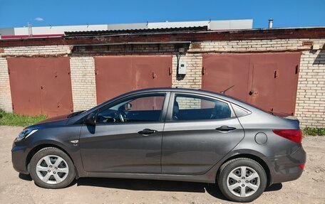 Hyundai Solaris II рестайлинг, 2012 год, 900 000 рублей, 5 фотография