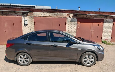 Hyundai Solaris II рестайлинг, 2012 год, 900 000 рублей, 6 фотография