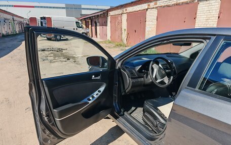 Hyundai Solaris II рестайлинг, 2012 год, 900 000 рублей, 7 фотография