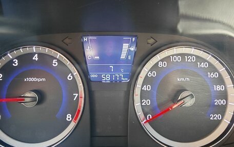 Hyundai Solaris II рестайлинг, 2012 год, 900 000 рублей, 13 фотография