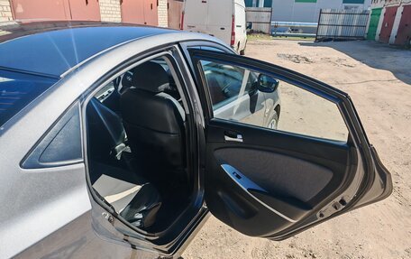 Hyundai Solaris II рестайлинг, 2012 год, 900 000 рублей, 11 фотография