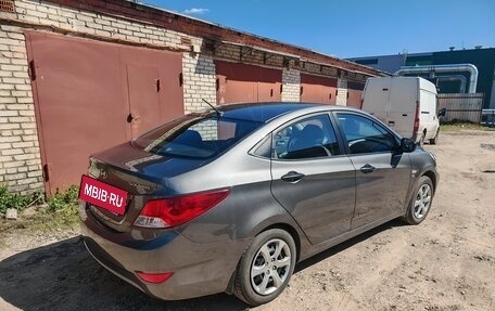 Hyundai Solaris II рестайлинг, 2012 год, 900 000 рублей, 3 фотография