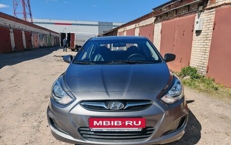 Hyundai Solaris II рестайлинг, 2012 год, 900 000 рублей, 15 фотография