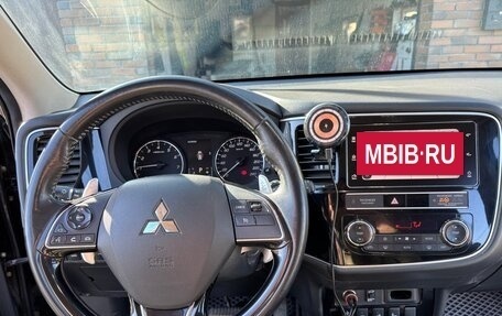 Mitsubishi Outlander III рестайлинг 3, 2019 год, 2 400 000 рублей, 4 фотография