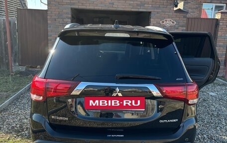 Mitsubishi Outlander III рестайлинг 3, 2019 год, 2 400 000 рублей, 7 фотография