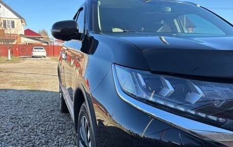 Mitsubishi Outlander III рестайлинг 3, 2019 год, 2 400 000 рублей, 10 фотография