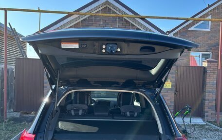 Mitsubishi Outlander III рестайлинг 3, 2019 год, 2 400 000 рублей, 13 фотография