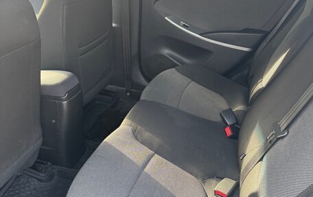 Hyundai Solaris II рестайлинг, 2013 год, 950 000 рублей, 10 фотография