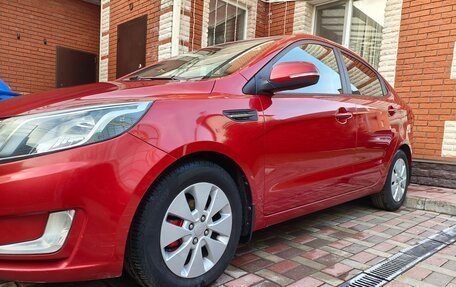 KIA Rio III рестайлинг, 2013 год, 900 000 рублей, 2 фотография