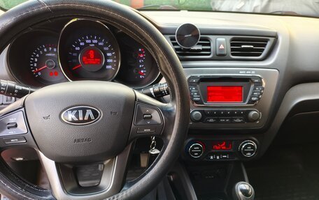 KIA Rio III рестайлинг, 2013 год, 900 000 рублей, 7 фотография
