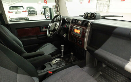 Toyota FJ Cruiser, 2011 год, 3 350 000 рублей, 13 фотография