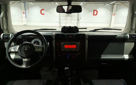 Toyota FJ Cruiser, 2011 год, 3 350 000 рублей, 17 фотография
