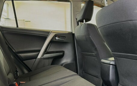 Toyota RAV4, 2015 год, 1 950 000 рублей, 13 фотография