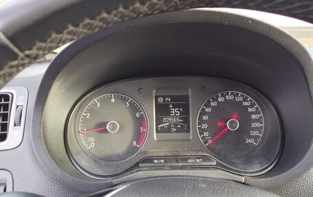 Volkswagen Polo VI (EU Market), 2016 год, 750 000 рублей, 10 фотография