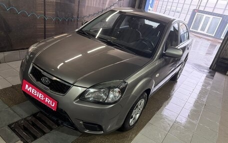 KIA Rio II, 2011 год, 700 000 рублей, 2 фотография