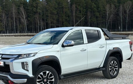 Mitsubishi L200 IV рестайлинг, 2023 год, 4 000 000 рублей, 3 фотография