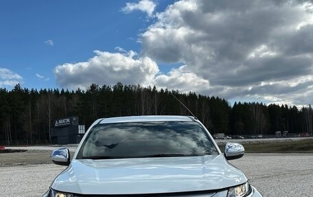 Mitsubishi L200 IV рестайлинг, 2023 год, 4 000 000 рублей, 9 фотография