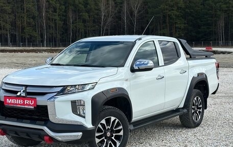 Mitsubishi L200 IV рестайлинг, 2023 год, 4 000 000 рублей, 2 фотография