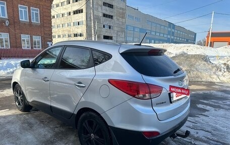 Hyundai ix35 I рестайлинг, 2010 год, 900 000 рублей, 4 фотография