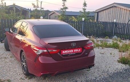 Toyota Camry, 2017 год, 2 050 000 рублей, 2 фотография